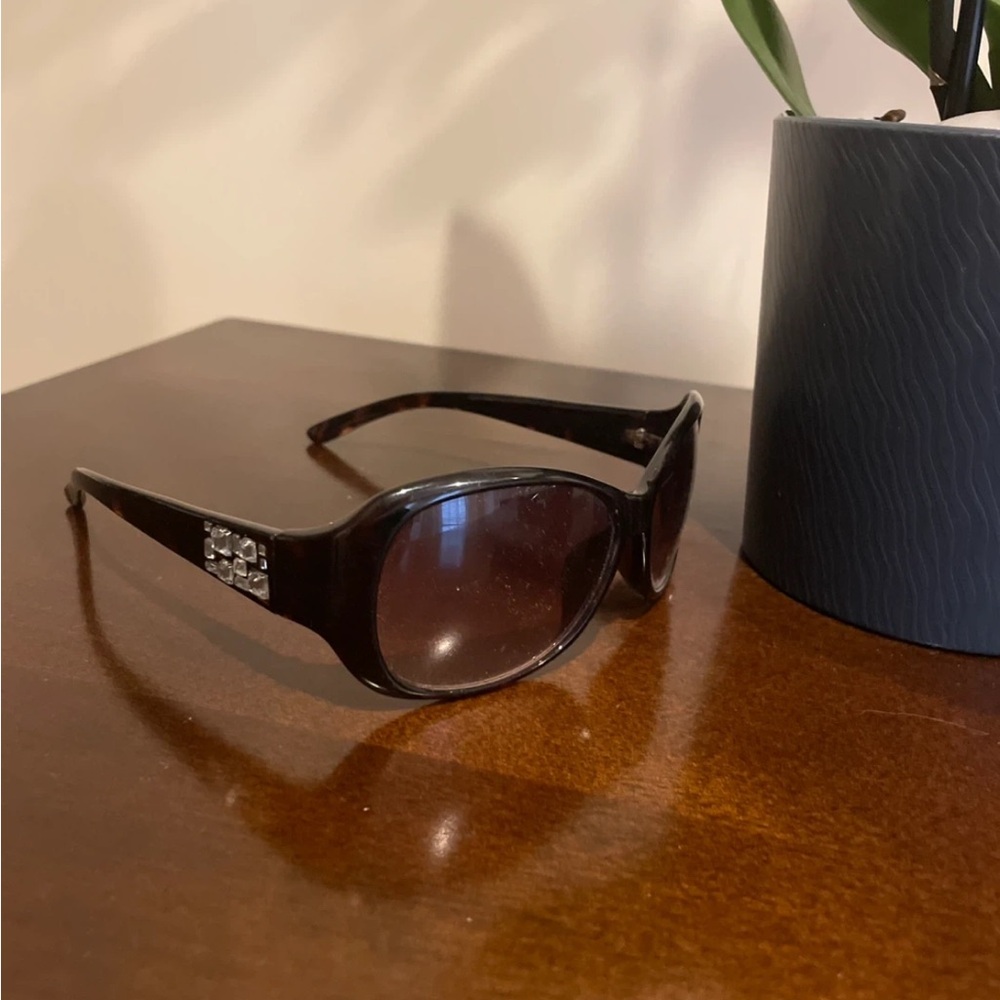 Liz Claiborne black sunglasses
